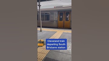 Cleveland train departing South Brisbane.