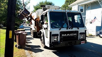 WMs Premier Mack LR Labrie Automizer Lid Flipping Acushnet Toters!