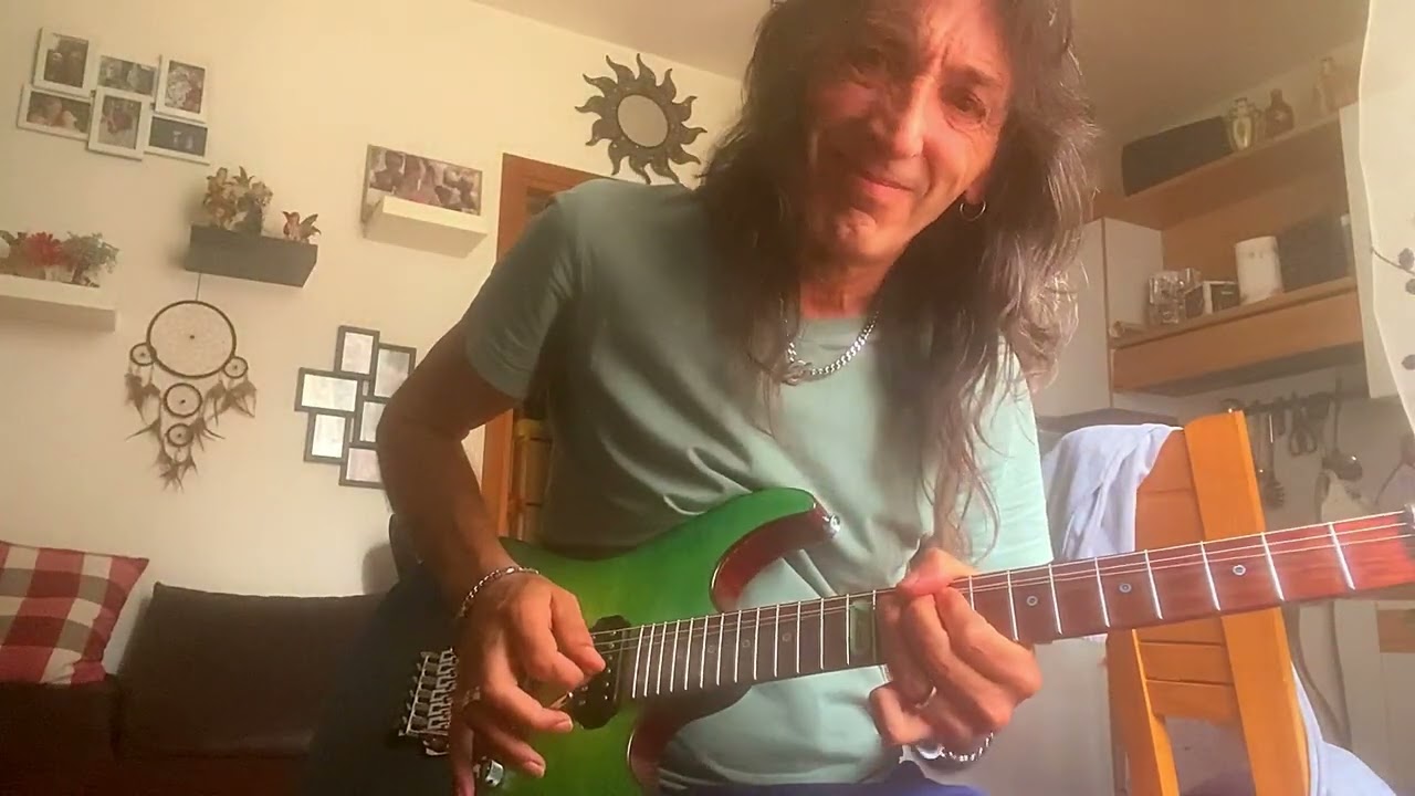 Smile-(C. Chaplin,Steve lukather version) Cover by Maurizio Vercon