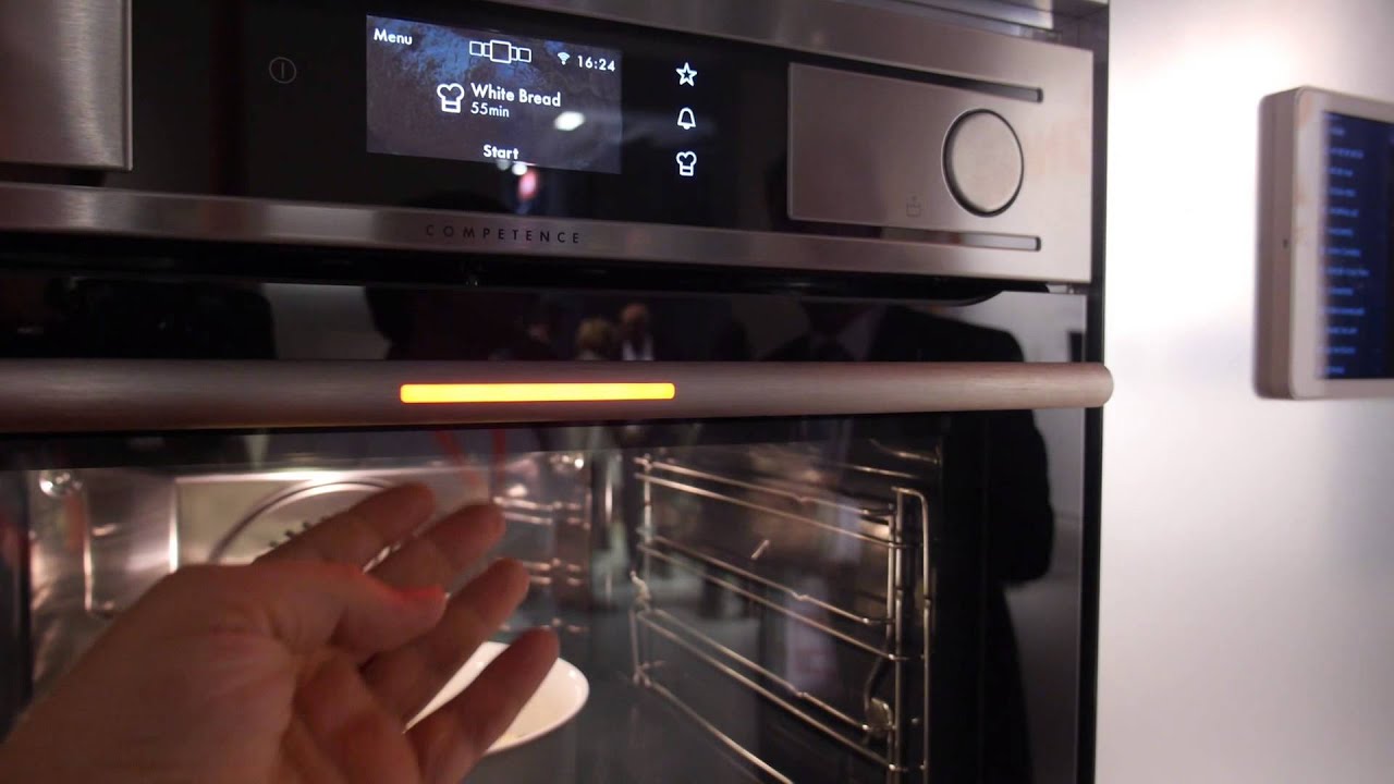 This Oven From Electrolux Has a Built-in Camera - YouTube