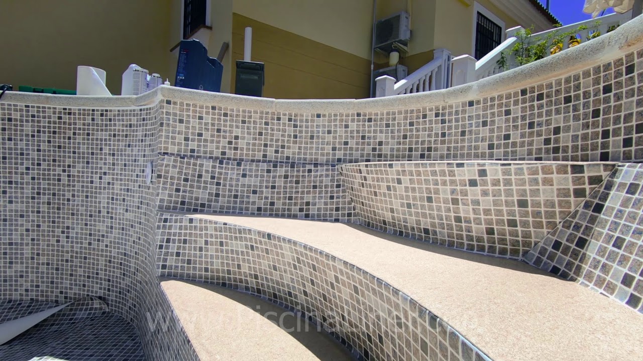 Swimming Pool liner installation. La Cala del Moral, Málaga. Spain