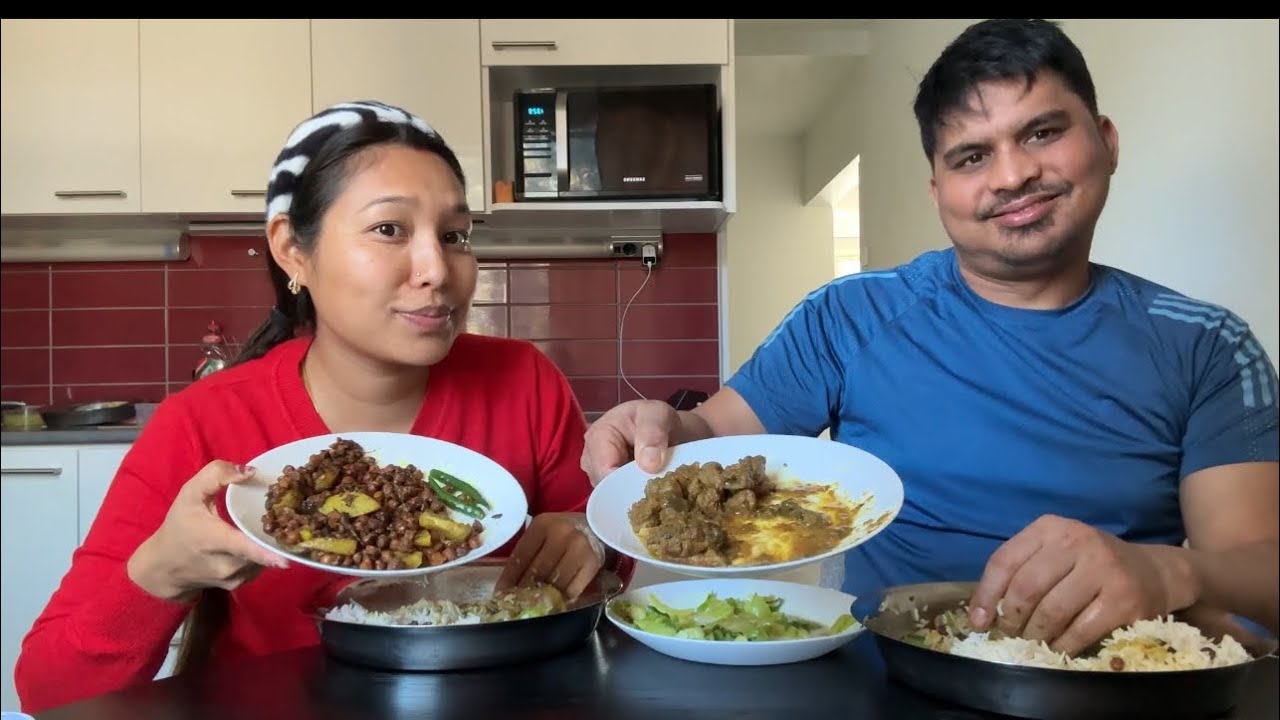 नमस्ते सबै जनालाई 🙏बुडो को बिदा आज ❤️खाएर बसियो घरमा 🤗नेपाल मा घंन्टी 🔔 बजीसकन लाग्यो 🙈😹😹🤷🏻‍♀️