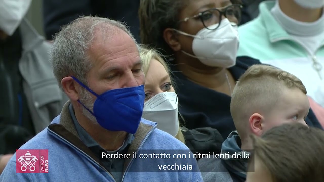 Papa Francesco: “perdere tempo” con i bambini e con gli anziani fortifica la famiglia umana