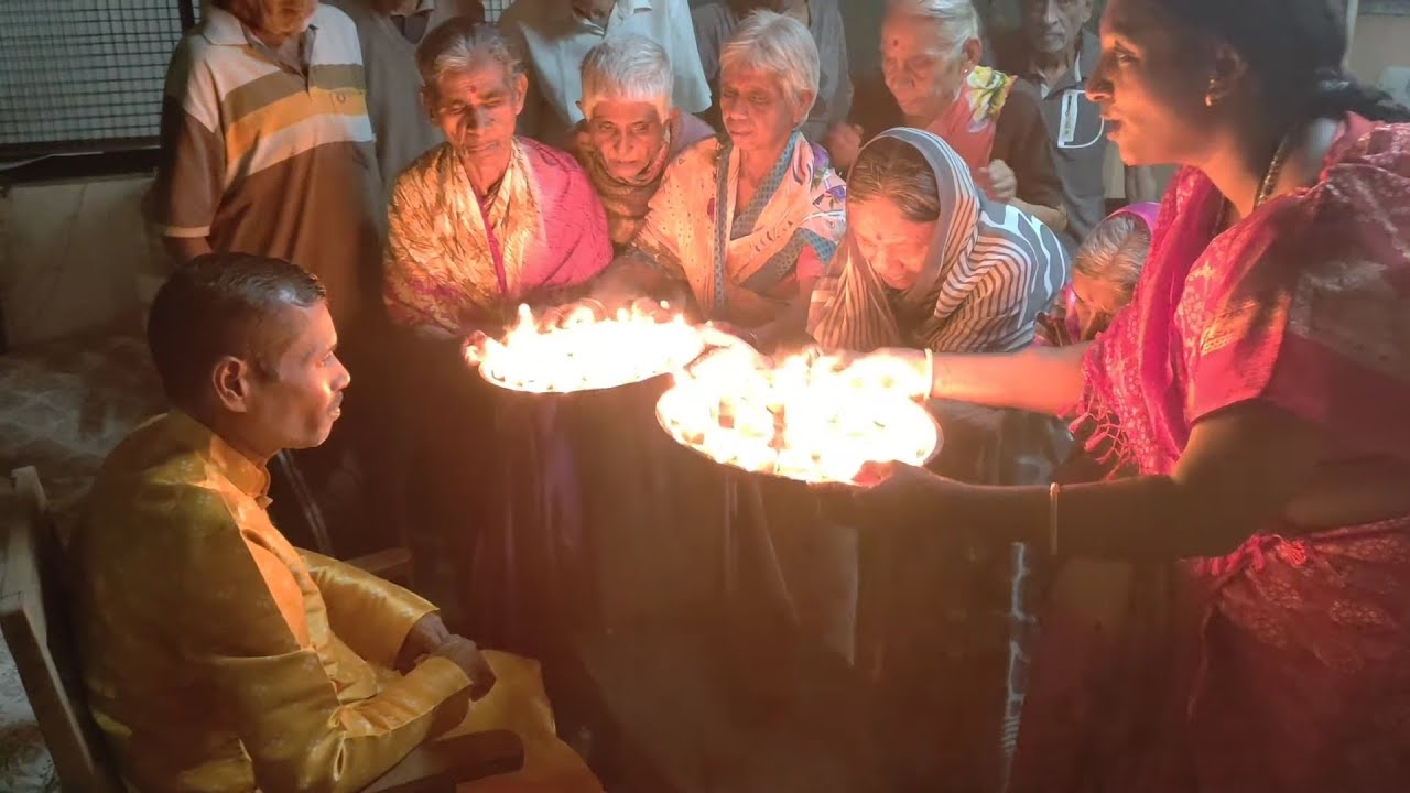 मिस्टरांचा केला आजी आजोबा सोबत वाढदिवस साजरा | शोध वृध्दाश्रम | Marathi Vlog