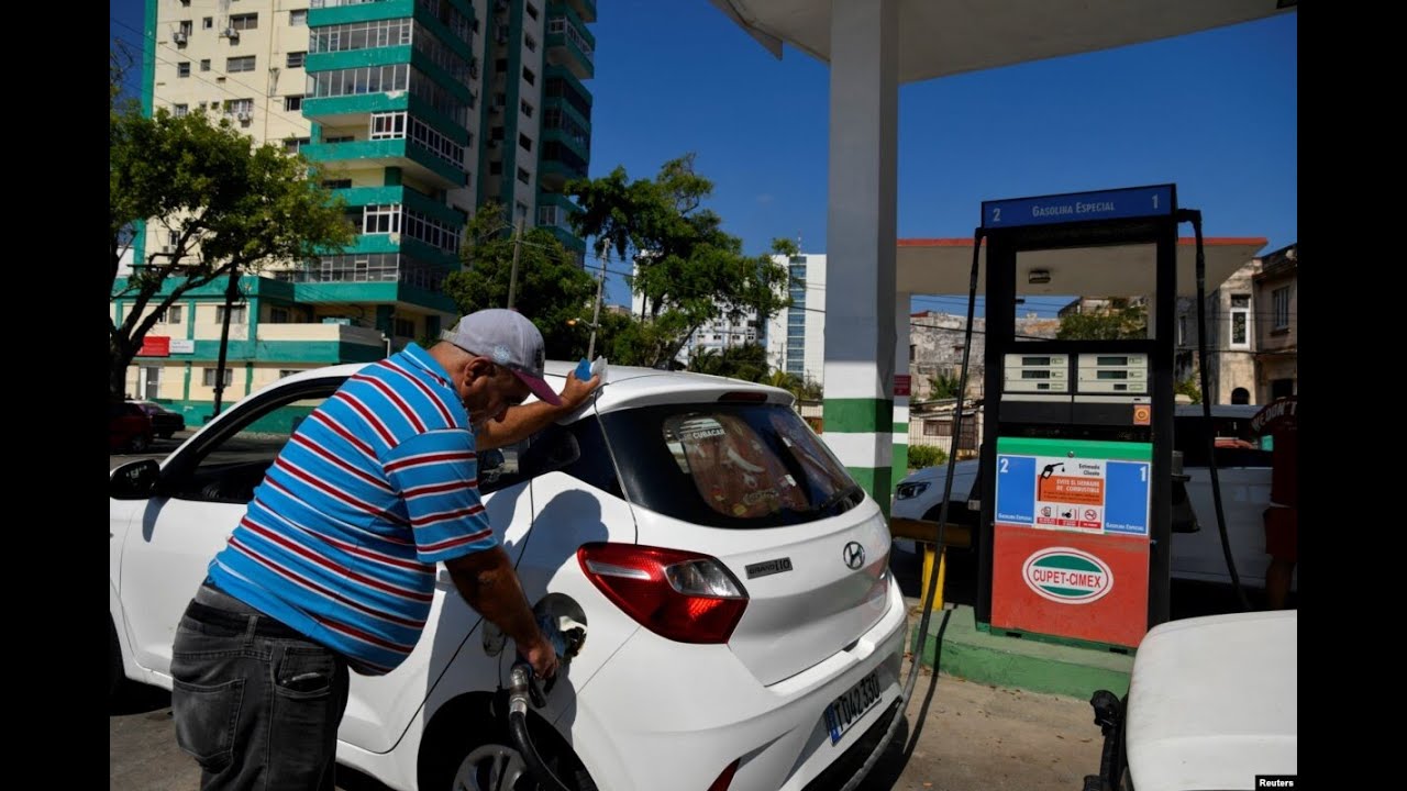 Info Martí | Cuba: Gasolina especial solo en dólares