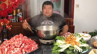 4斤牛肉一斤羊肉高钙，简单涮个火锅，累了一天随便吃点！【胖猴仔】