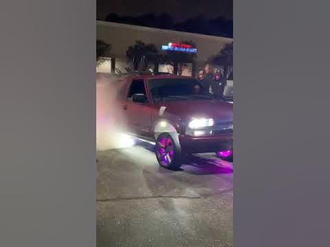 squatted and lit up loud s10 blazer 4.3v6 posi burnout - YouTube