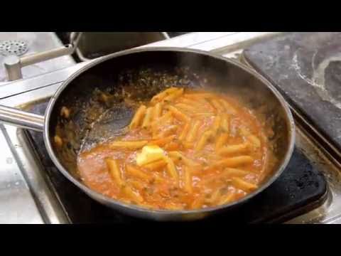 Video: Cara Membuat Pasta Penne Udang Gurih