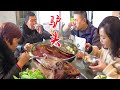 【超小厨】10斤驴头280元，全家“驴肉火锅”走起，来杯小酒爽一下，安逸！