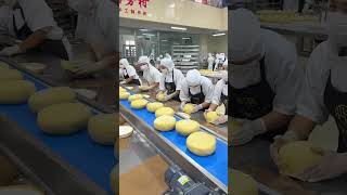 Count how many moon cakes there are#Shorts #Mooncake #China #Chinesefood #Satisfying