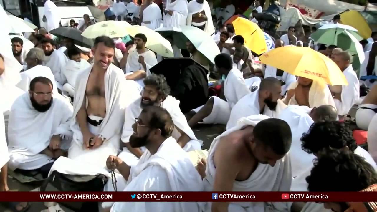 Sunni, Shia Muslims unite for holy period in Mecca