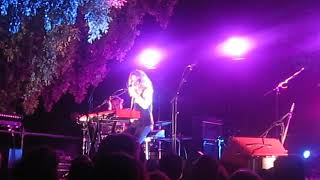 Christina Rosenvinge - Pesan las palabras (NUEVA) (Directo @ Veranos de la Villa, Madrid 30/8/2017)