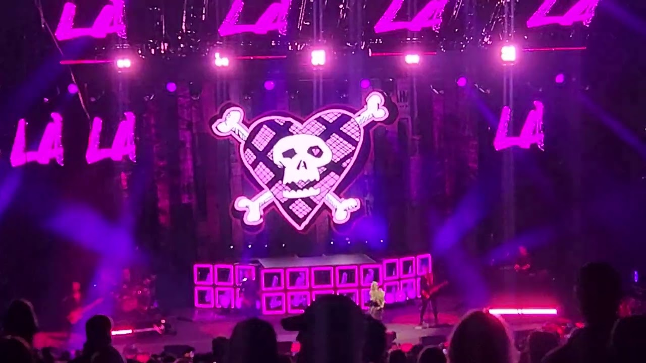 Avril Lavigne Greatest Hits Tour 2024 at Shoreline Mountain View, Ca Tuesday May 28, 24