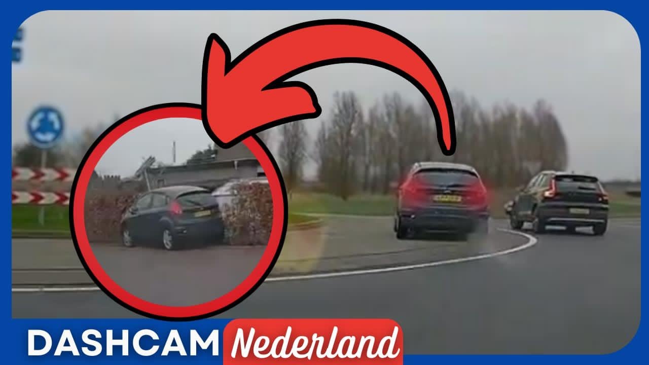 Idioot Slaat Op De Vlucht Na Ongeluk! | Dashcam Nederland | 64