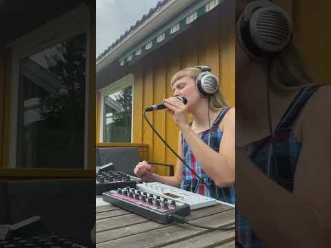 FKA twigs - mirrored heart (mini cover on the balcony)