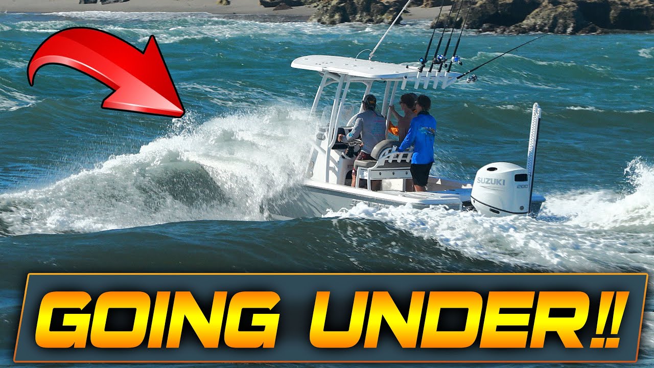 BOAT FULL OF WATER !! BOAT STRUGGLES IN ROUGH WAVES BOAT ZONE YouTube