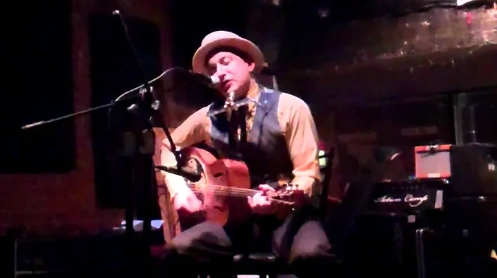 Elliot Sussman @ Howlers Feb 02 2011.MP4