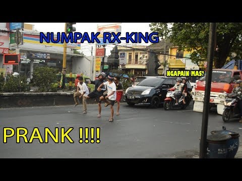prank!!!'numpak-rx-king'-di-lalu-lintas