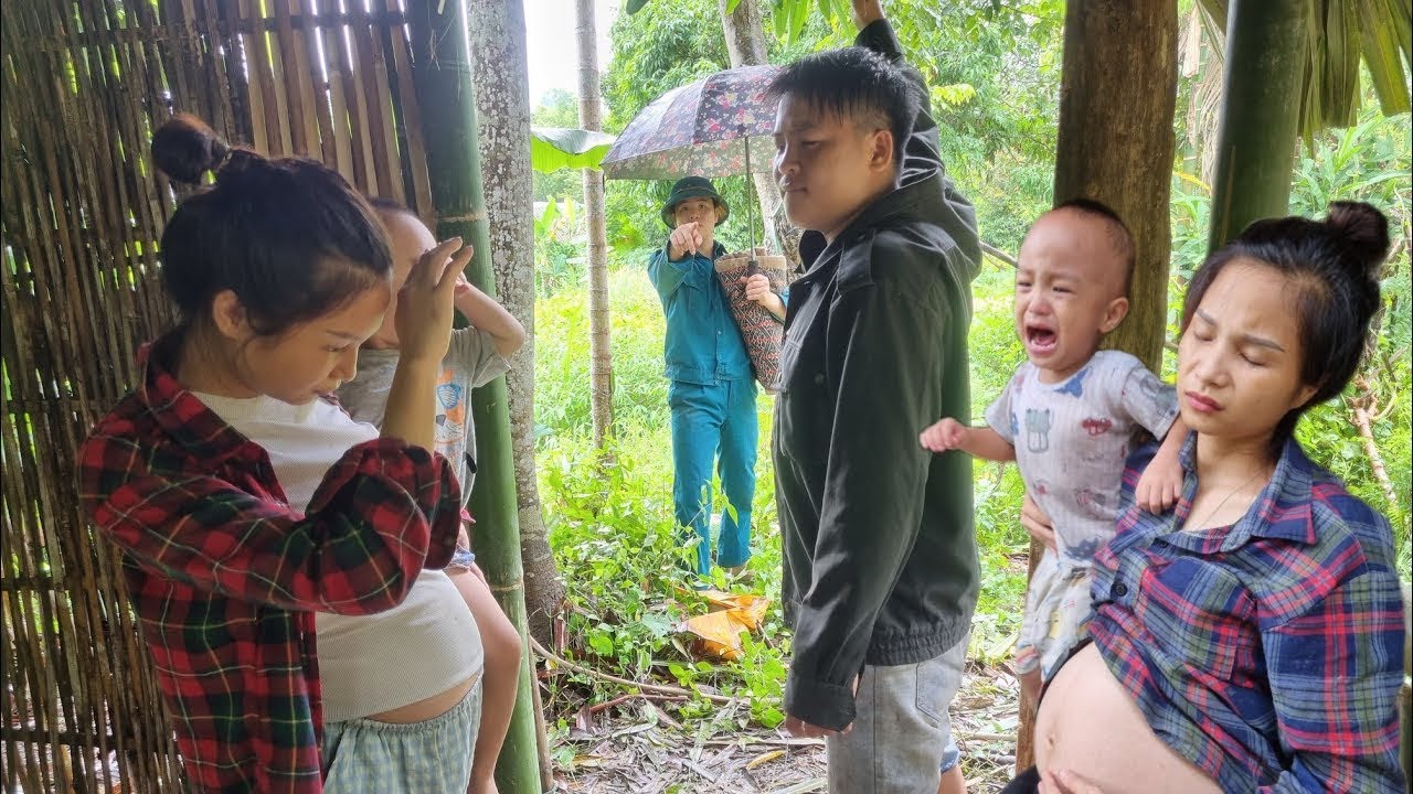 20 year old girl and 2 year old child - ex-husband returned to beat her - police arrived