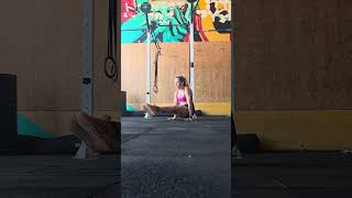L-sit mãos no chão ( Esquadro carpado)