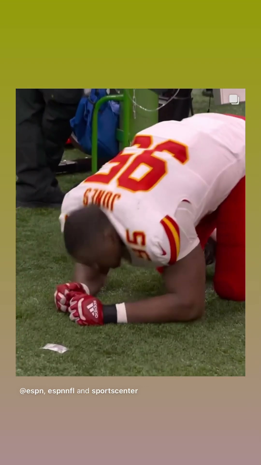 He fell to his knees #hoodnews #chrisjones #chiefs #trending #viralvideo #superbowl #how #wow #omg