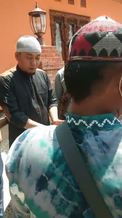 Silaturahmi ke Padepokan Anti Galau Kang ujang Bustomi Cirebon ✌(3)