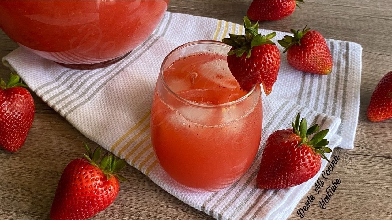 AGUA DE FRESA NATURAL -Deliciosa- || DESDE MI COCINA by Lizzy - YouTube