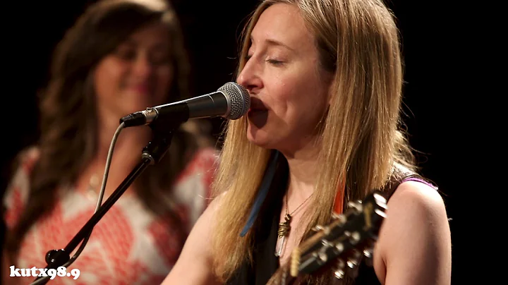 Erika Wennerstrom - Be Here To Love Me (Live in KUTX Studio 1A)