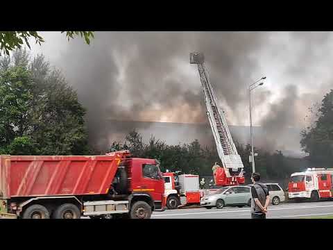 Видео: Москва. Район Метро Пражская. Пожар. Breaking news fire. 10-07-23