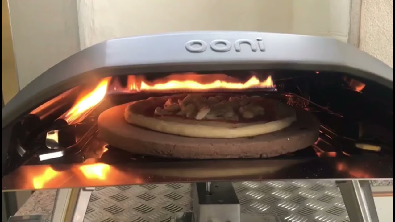 Pizza margherita con Mako per Ooni koda 16 con piatto rotante - YouTube