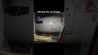 Jet Bridge action. Thanks to K1ngJT for this! #airplane #trending #rampagent #jetstreamaviation Jet Bridge action. Thanks to K1ngJT for this! #airplane #trending #rampagent #jetstreamaviation
