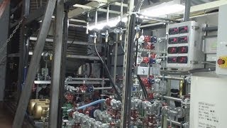 洋上廃棄処理船を公開  シリア化学兵器で米国防総省