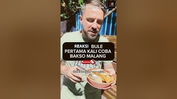 Reaksi Om bule pertama kali makan bakso malang ‼️ #shorts
