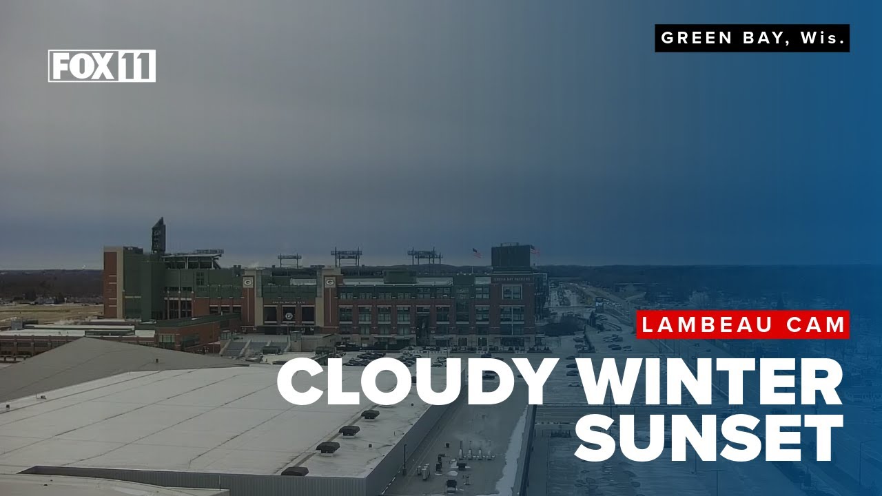 Clouds move in ahead of snow in Green Bay