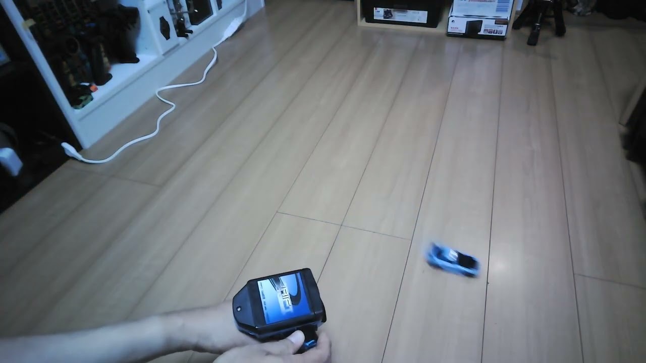 ASCII.jp：【実機レビュー】透ける基板に胸がﾄｩﾝｸ…！「PaperShoot」で