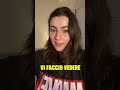 CARLY APRE I REGALI DEI FAN