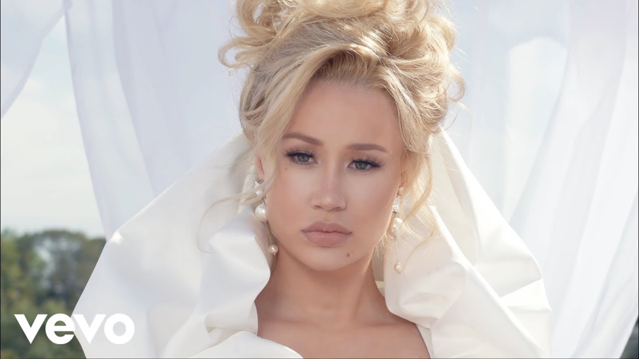 Iggy Azalea - Change Your Life ft. T.I. (Official Music Video)