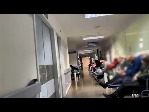 Plongée au cœur d'un hôpital de Madrid, surpeuplé par les malades du coronavirus Plongée au cœur d'un hôpital de Madrid, surpeuplé par les malades du coronavirus
