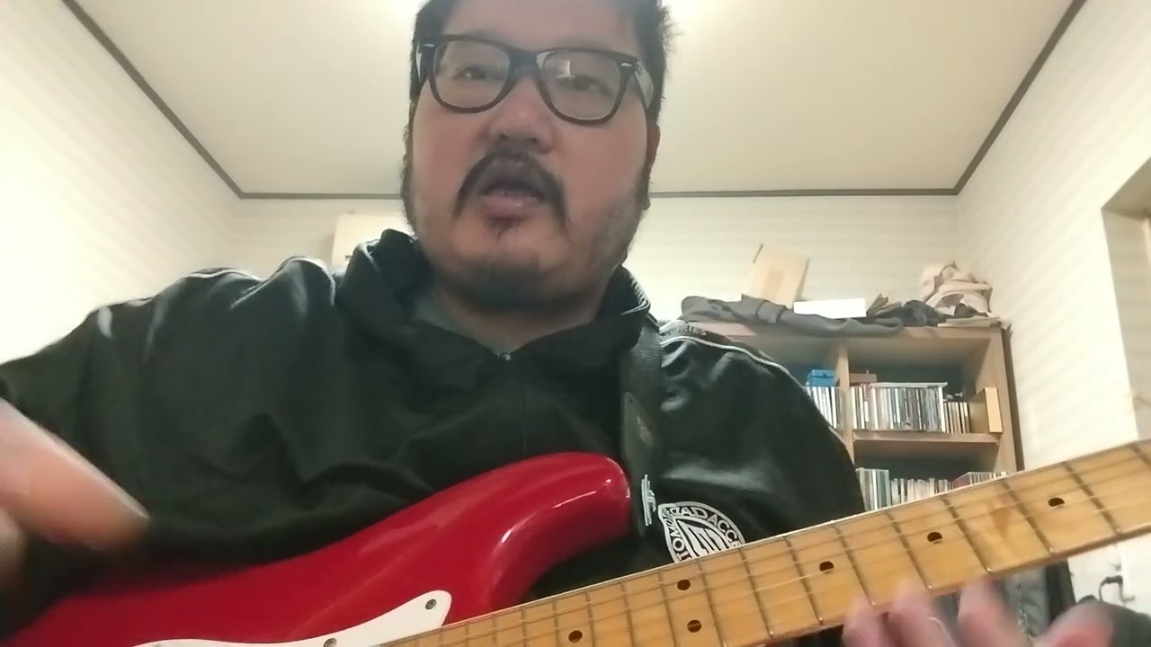 フェンダーストラトキャスター(両方ともメキシコ製)のピックアップが