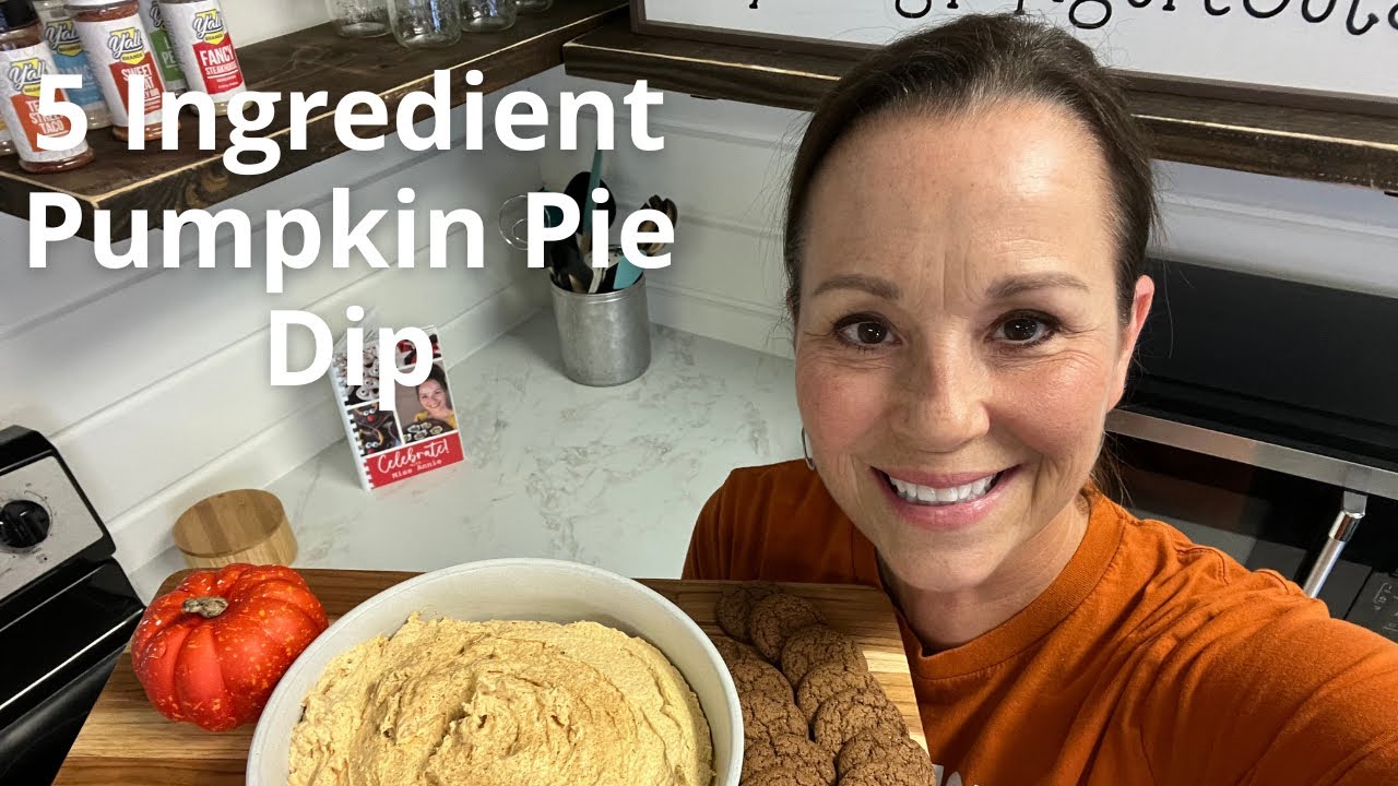 Easy 5 Ingredient Pumpkin Pie Dip that tastes like Fall! Instead of pumpkin pie, make this