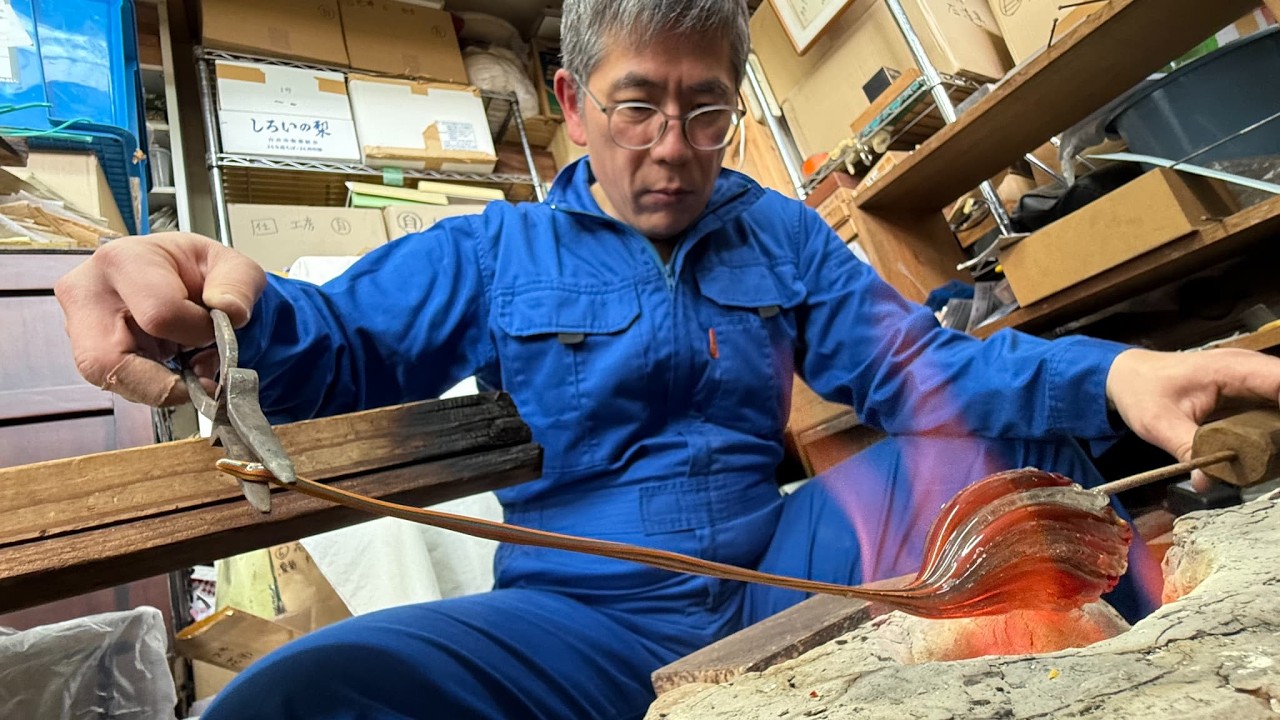 The Secret Process of Japan's Legendary Glass Master. - YouTube