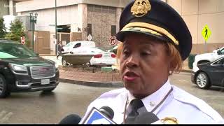 Guard kills patient armed with knives