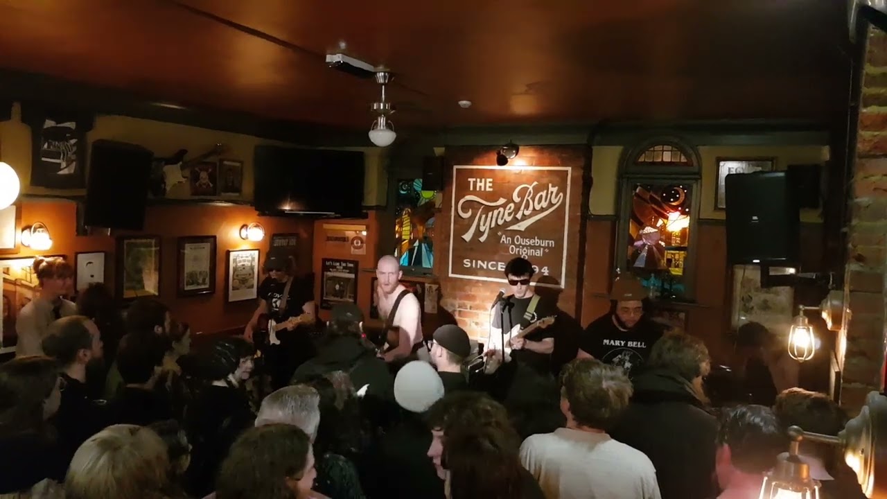 Beige Banquet • Elasticated • live in Newcastle 01/05/22