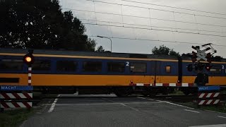 Spoorwegovergang Herfterlaan In Zwolle  23 Juni 2016