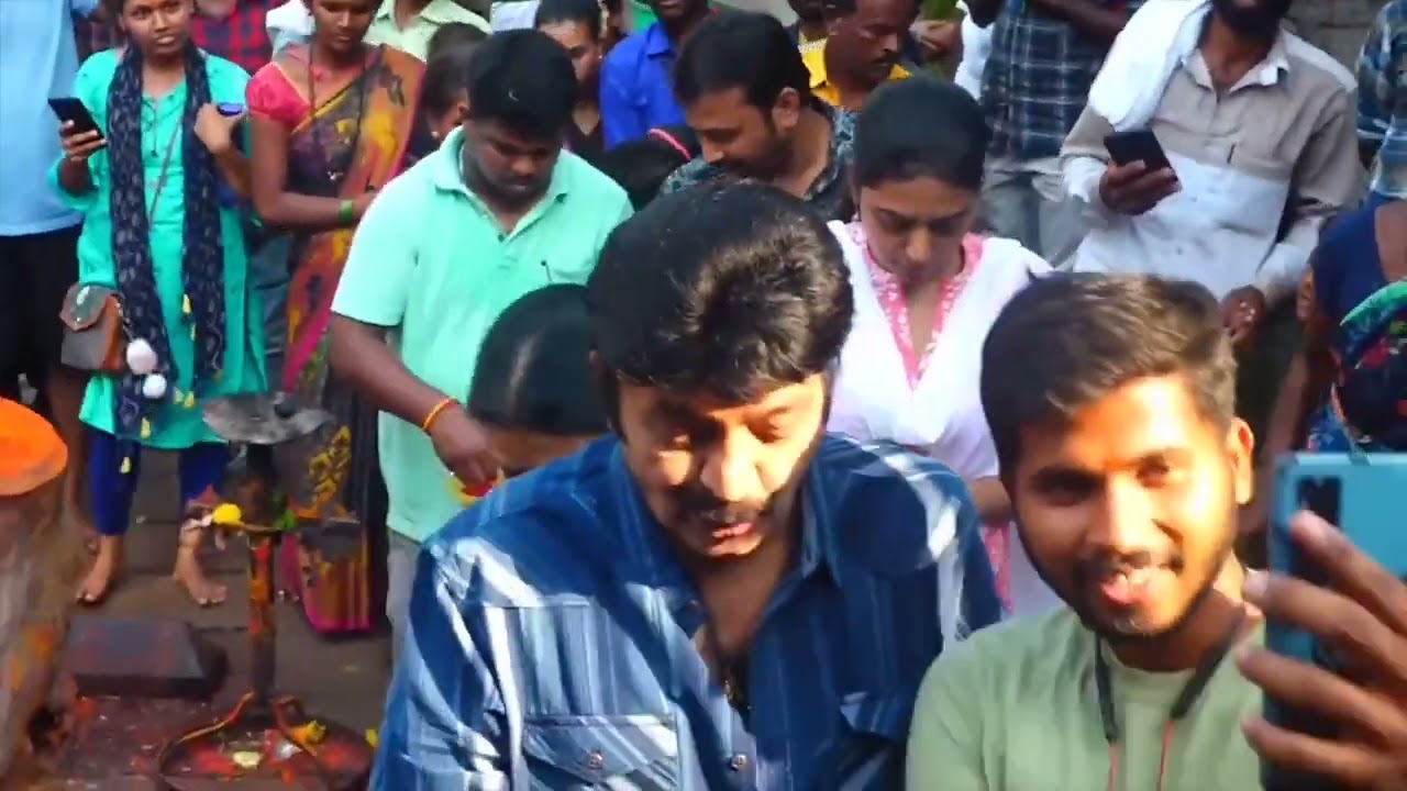 Rajashekar Family Climbing the Steps of Thirupati | Shekar | Shivani | Shivathmika | Cine Captions