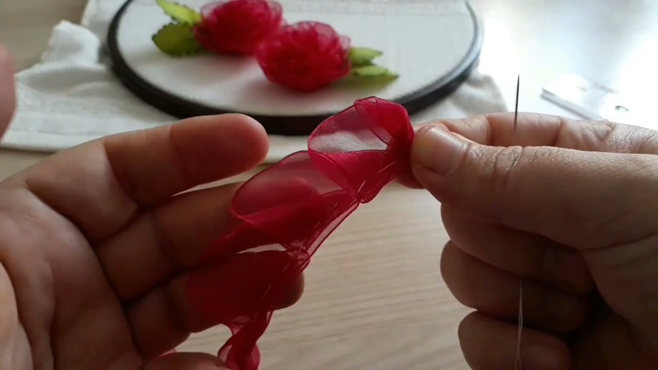 Organze Kurdela ile havlu ve seccade gülü nasıl yapılır?