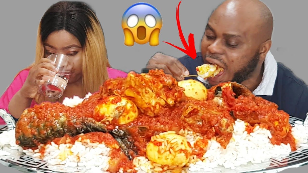 МУКБАНГ МЫ СНОВА Едим (ВАМ НУЖНО ВИДЕТ, КАК ОН ПОМОГАЕТ МНЕ РАСКЛАДЫВАТЬ ЕДУ) АФРИКАНСКАЯ ЕДА