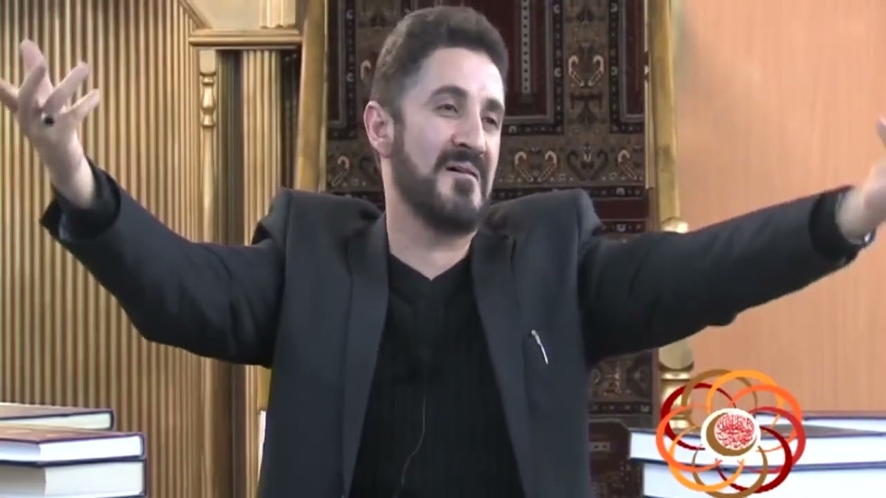 هؤلاء صحابة وحقراء، نعم حقراء، هناك مَن حاول قتل النبي، وهو نفسه قال في أصحابي ١٢ منافقا!