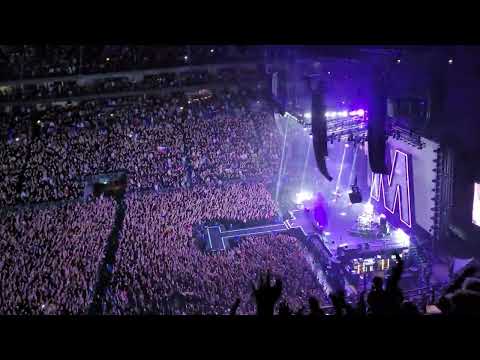 Depeche Mode - Never Let Me Down Again Hands Up - Live At Köln Lanxess Arena 03.04.2024