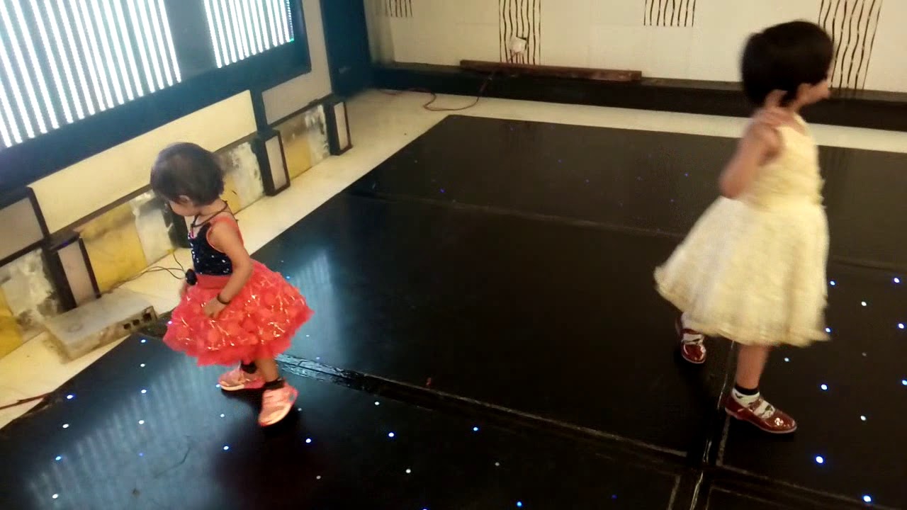 SMALL BABY GIRL DANCE YouTube